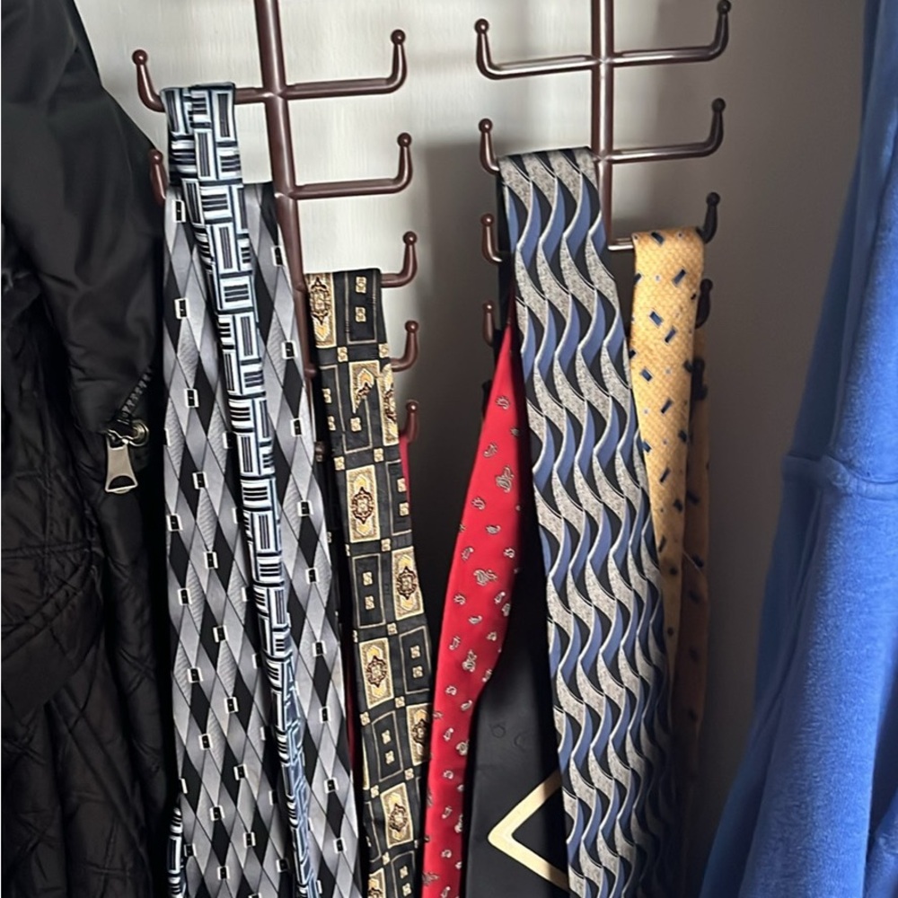 Elegant Men's Tie Collection